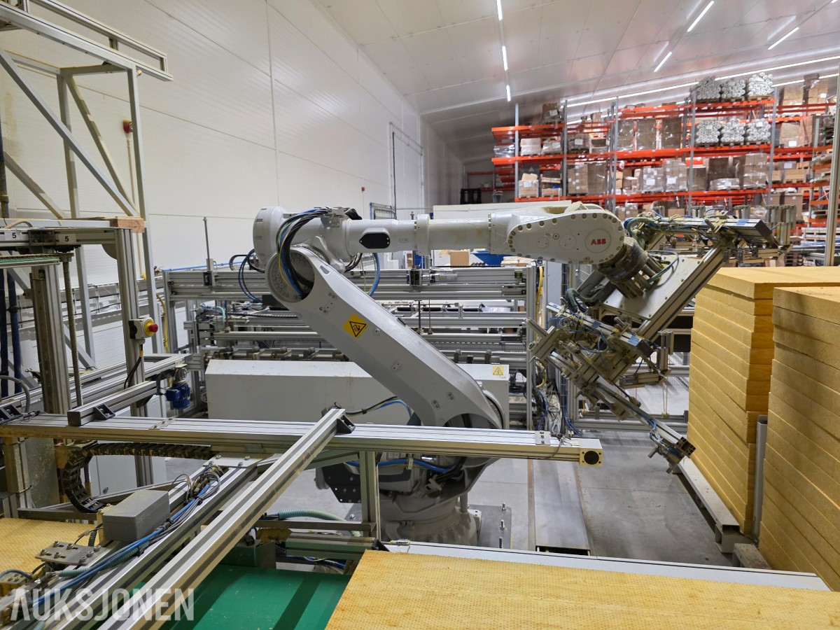 2021 Automasjonslinje Linje med robot og full styring