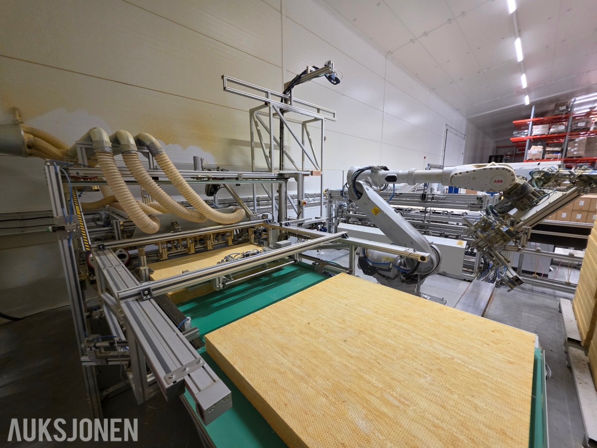 2021 Automasjonslinje Linje med robot og full styring