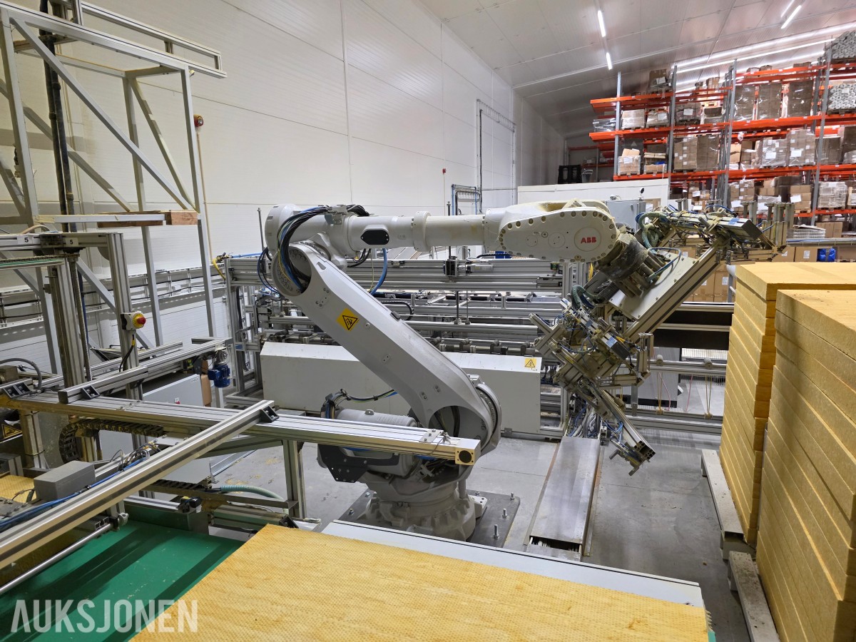 2021 Automasjonslinje Linje med robot og full styring