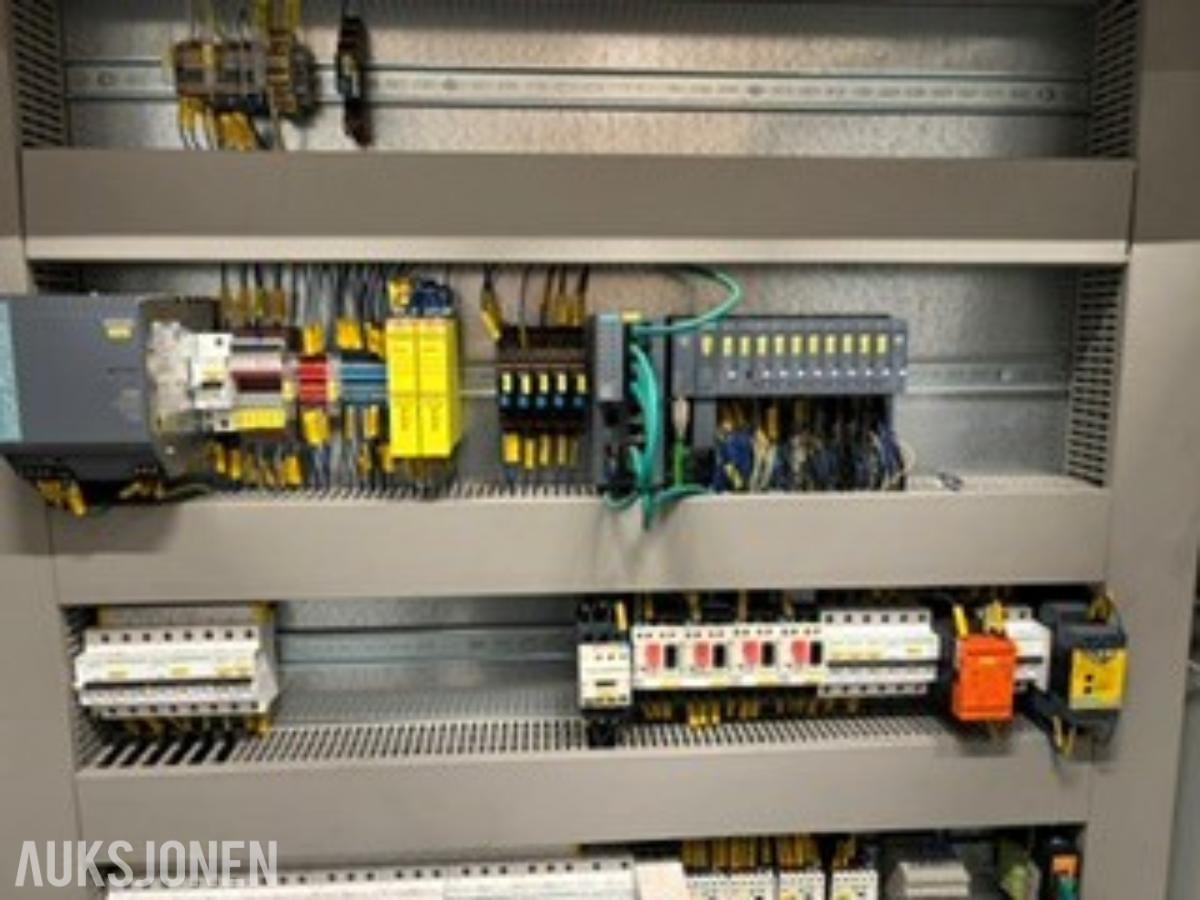 2021 Automasjonslinje Linje med robot og full styring