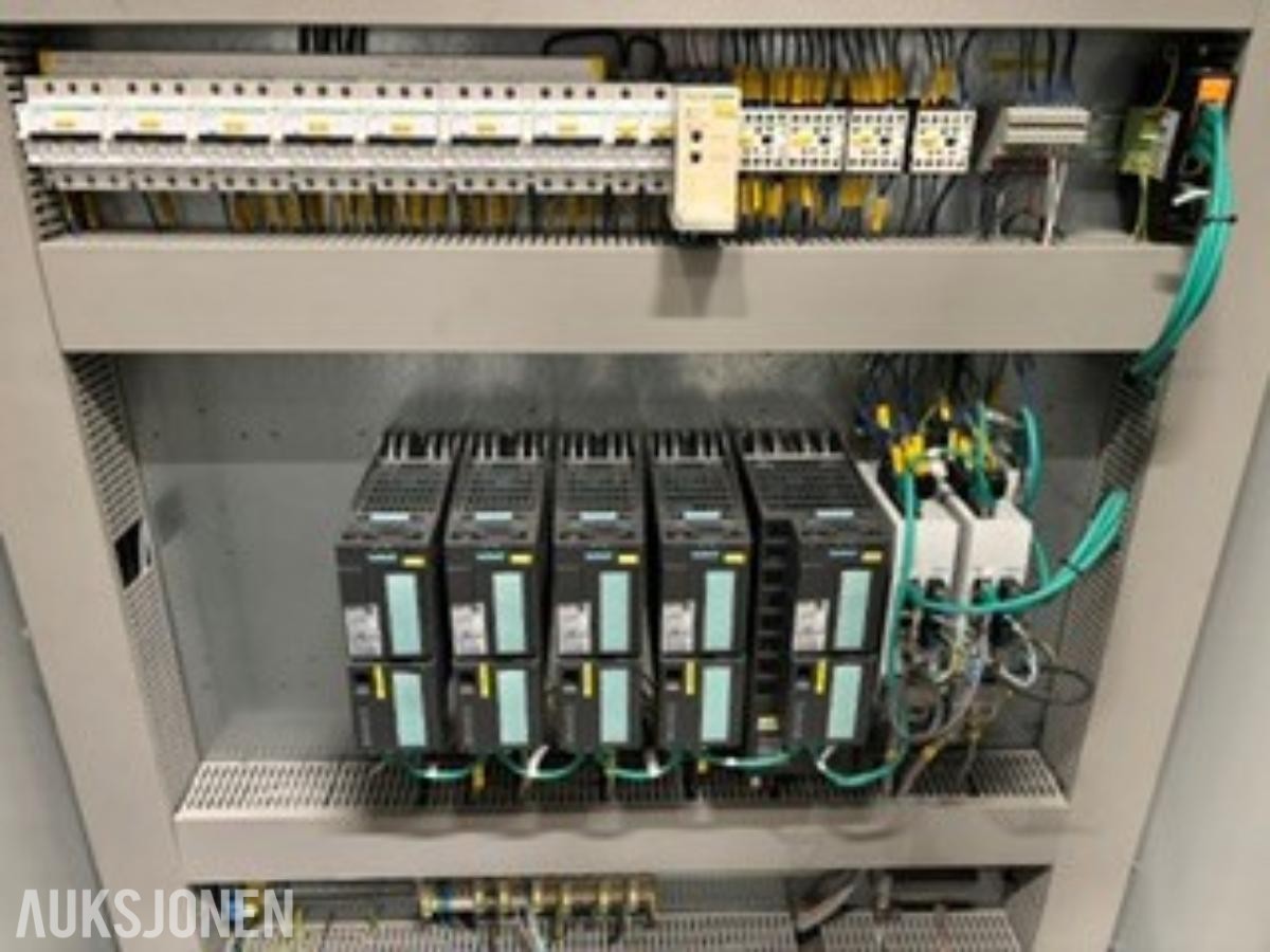 2021 Automasjonslinje Linje med robot og full styring