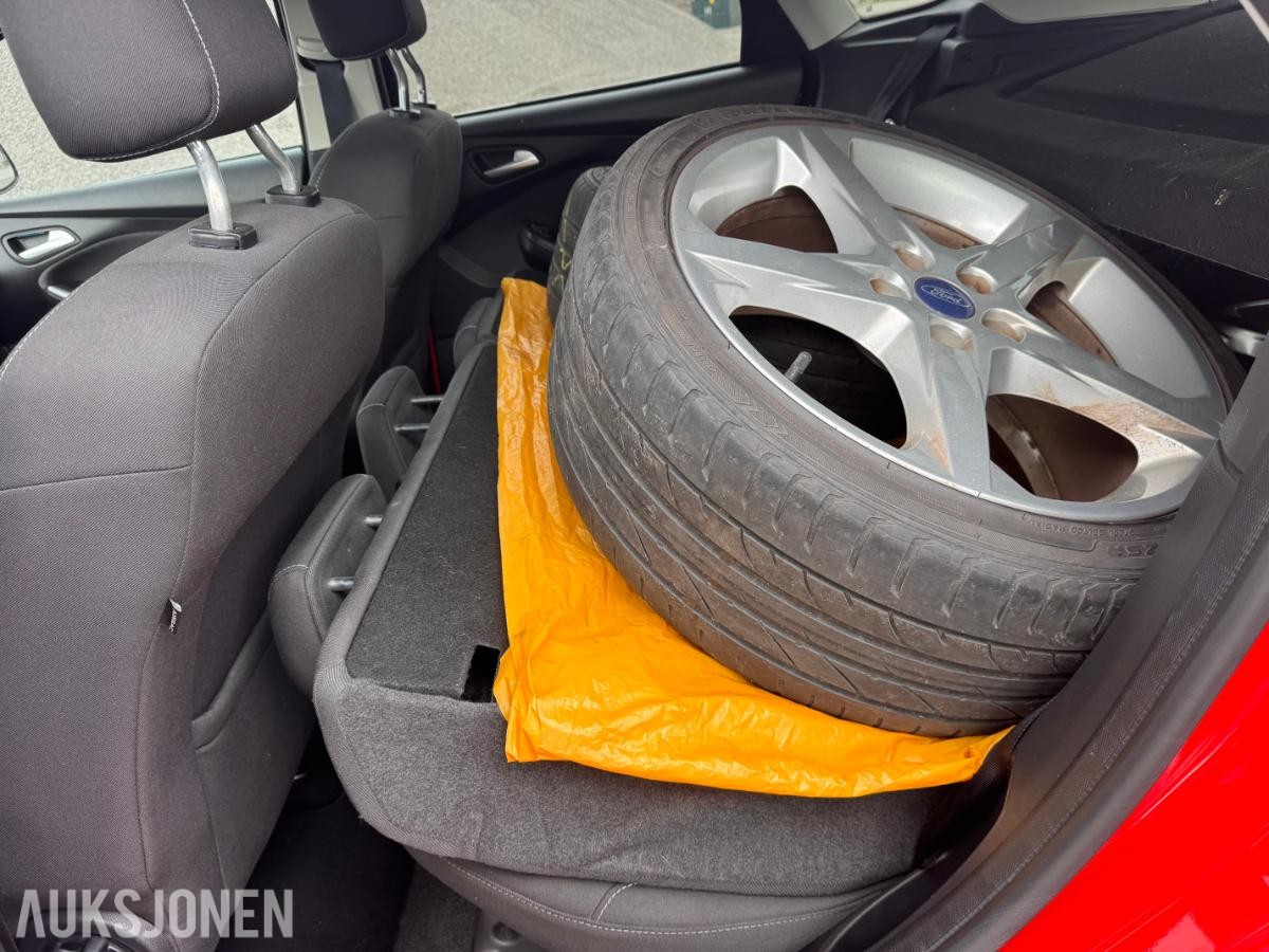 2015 FORD FOCUS 1.0BENSIN 125HK,EU-GODKJENT 8-2027, 194500km