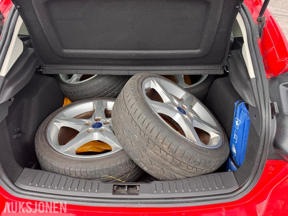 2015 FORD FOCUS 1.0BENSIN 125HK,EU-GODKJENT 8-2027, 194500km
