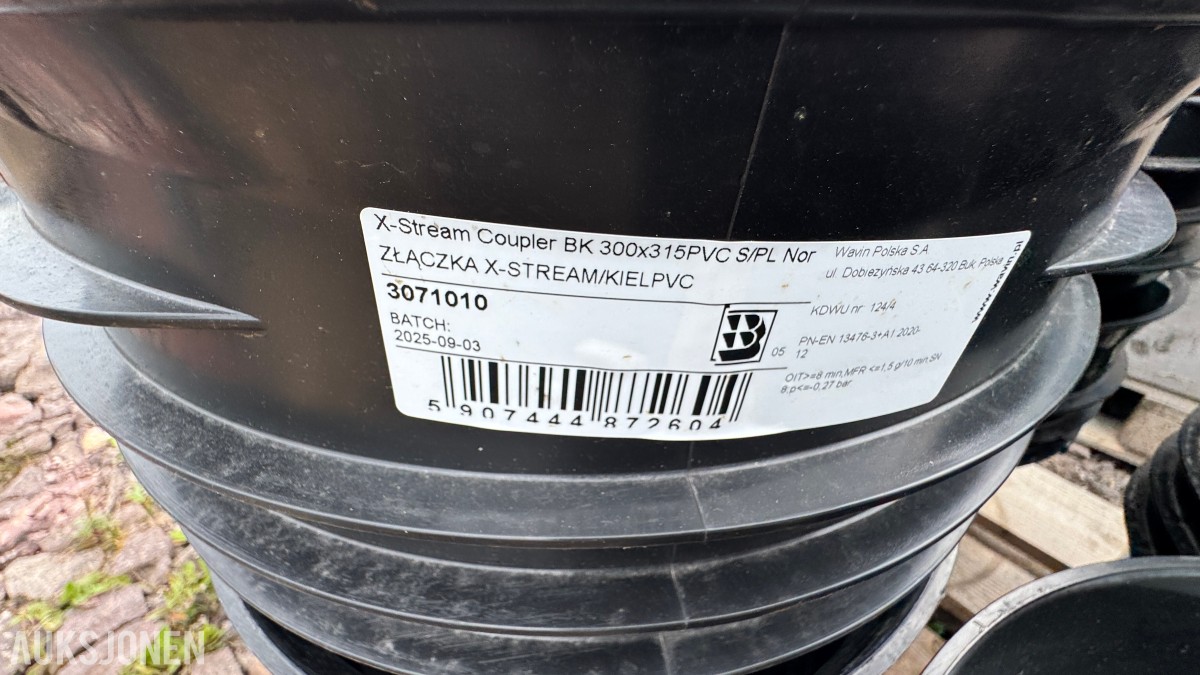 31 paller med diverse VA-plastdeler selges samlet