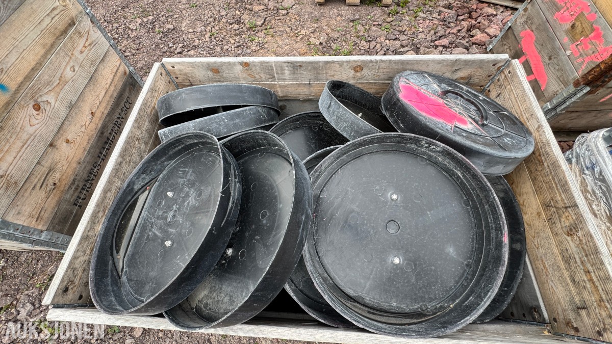31 paller med diverse VA-plastdeler selges samlet