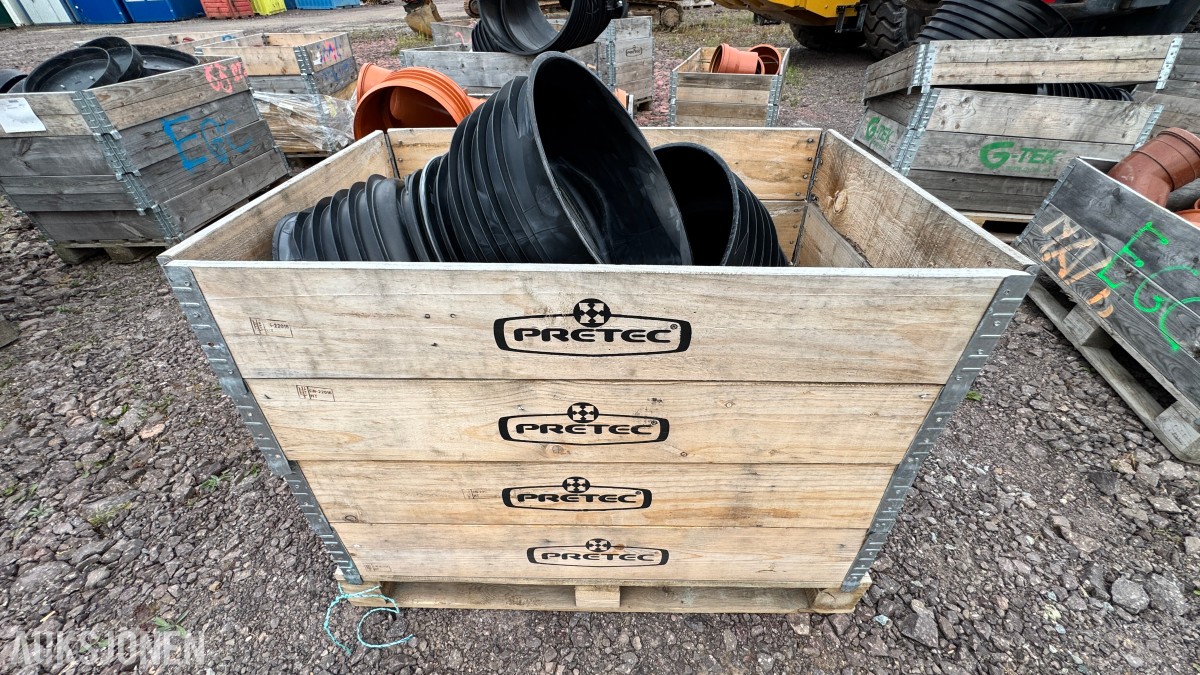 31 paller med diverse VA-plastdeler selges samlet