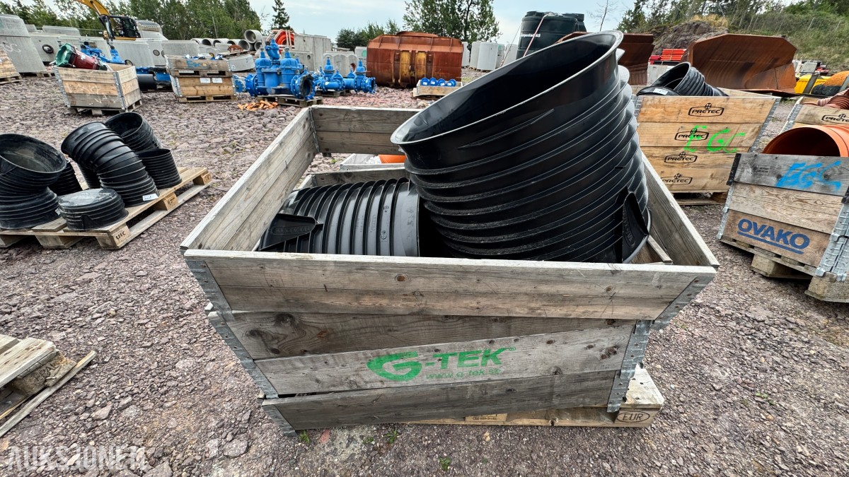 31 paller med diverse VA-plastdeler selges samlet