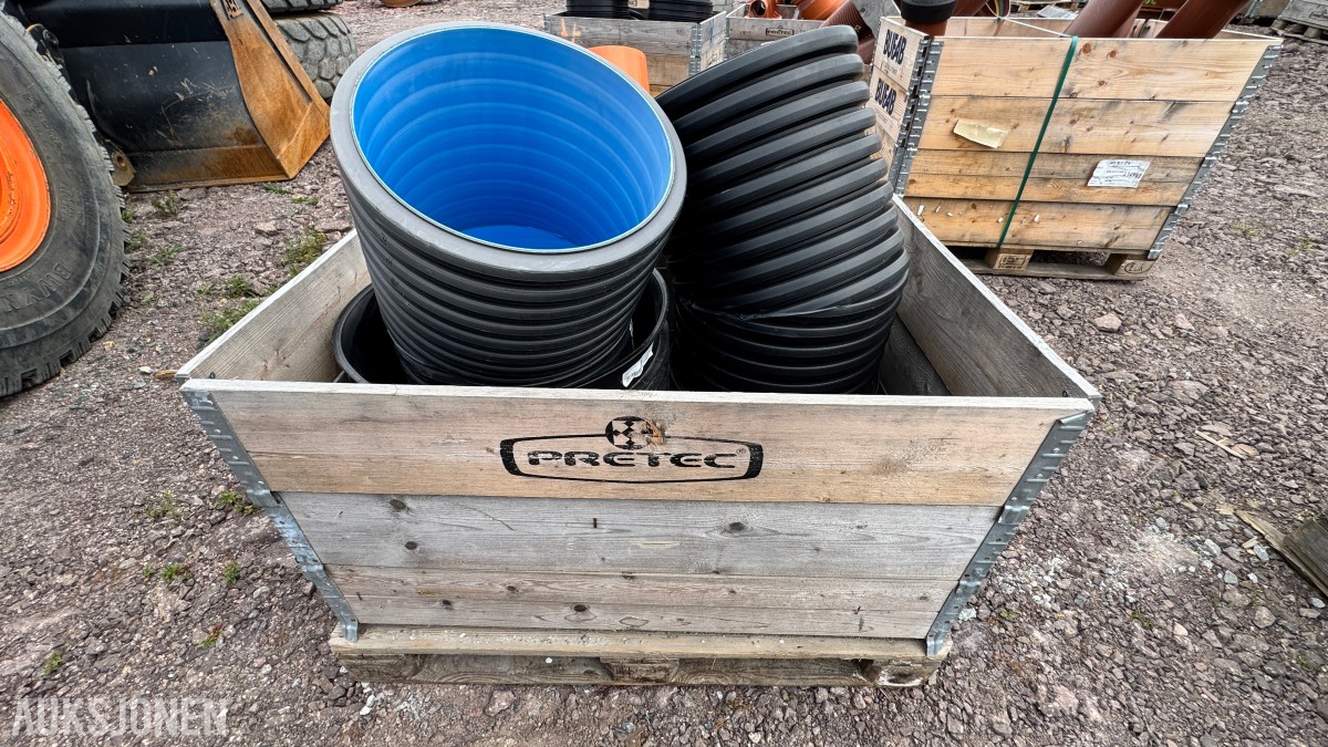 31 paller med diverse VA-plastdeler selges samlet