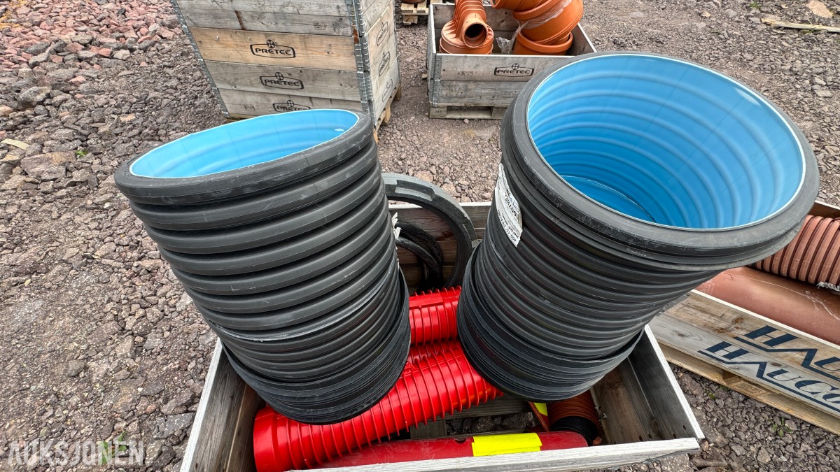 31 paller med diverse VA-plastdeler selges samlet