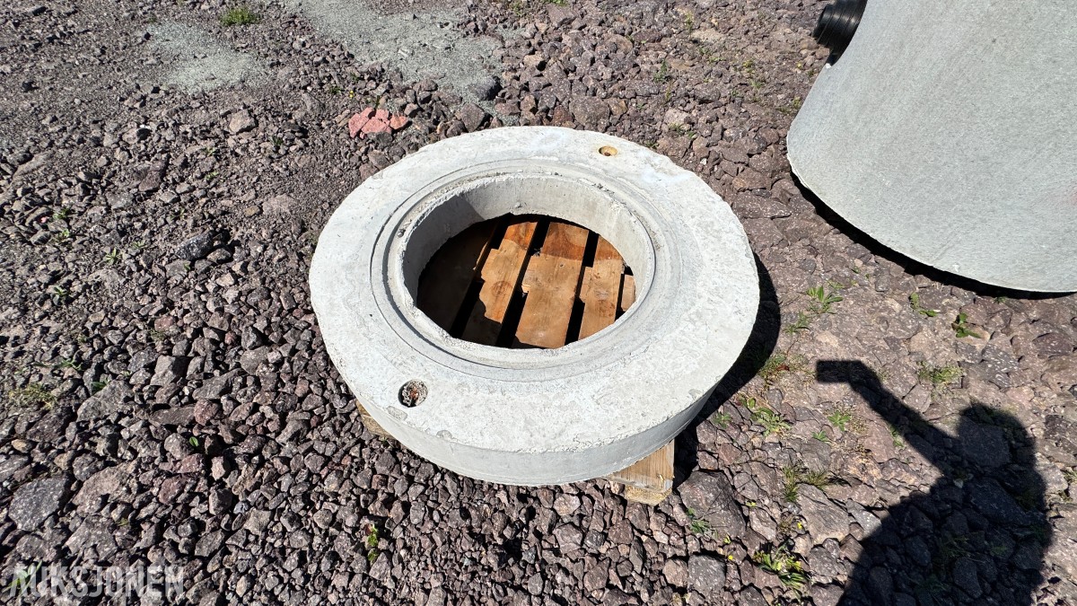 Betongkummer Lokk, rammer og støtteringer