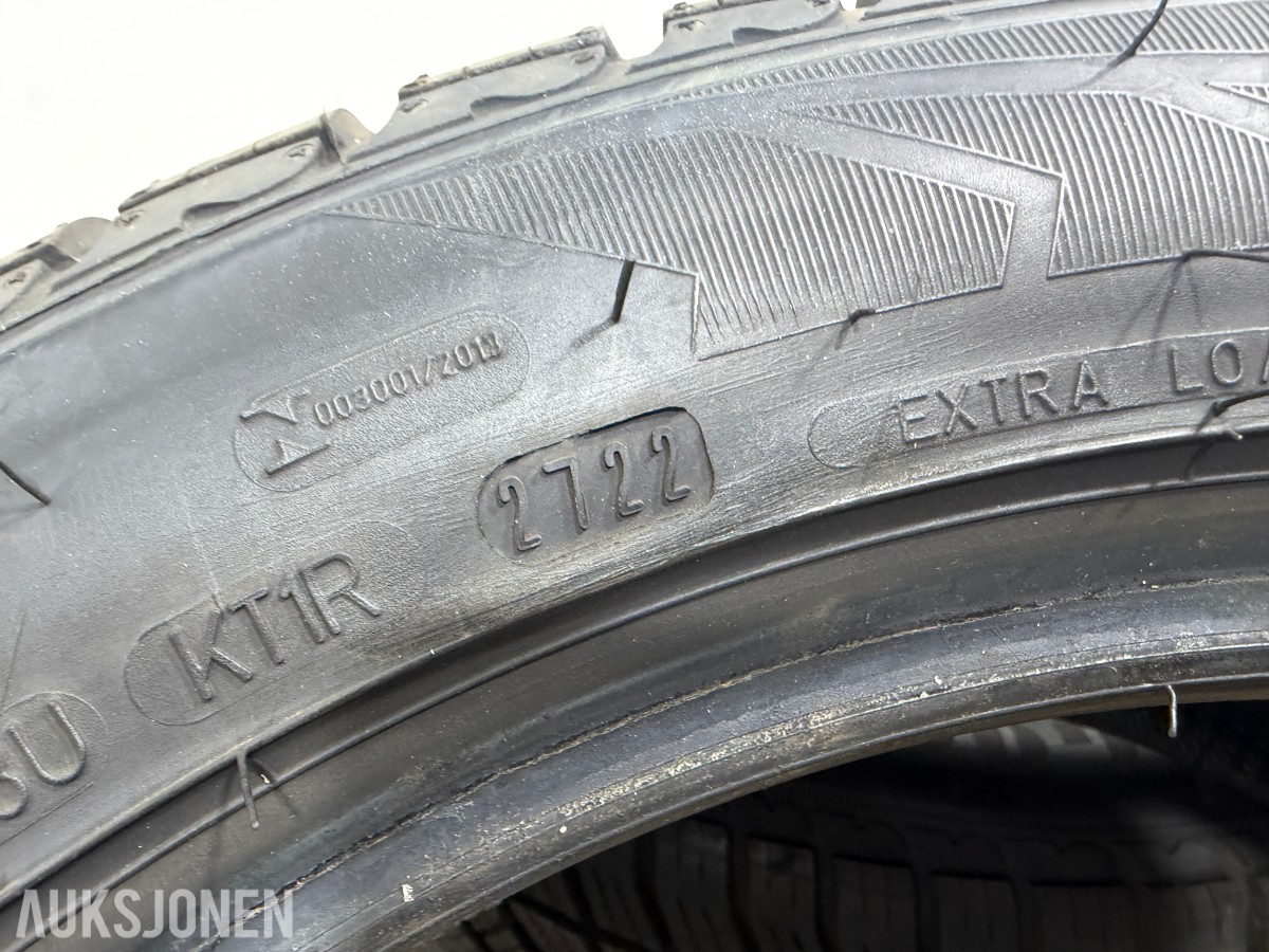 4 stk Goodyear UltraGrip 8 Performance 245/45R18 Vinterdekk