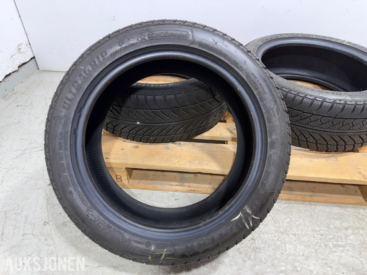 4 stk Goodyear UltraGrip 8 Performance 245/45R18 Vinterdekk