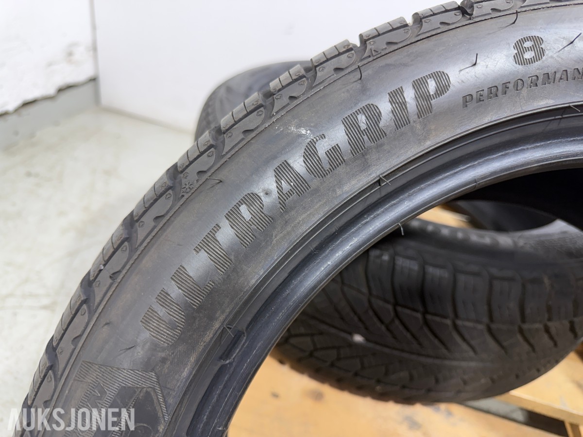 4 stk Goodyear UltraGrip 8 Performance 245/45R18 Vinterdekk