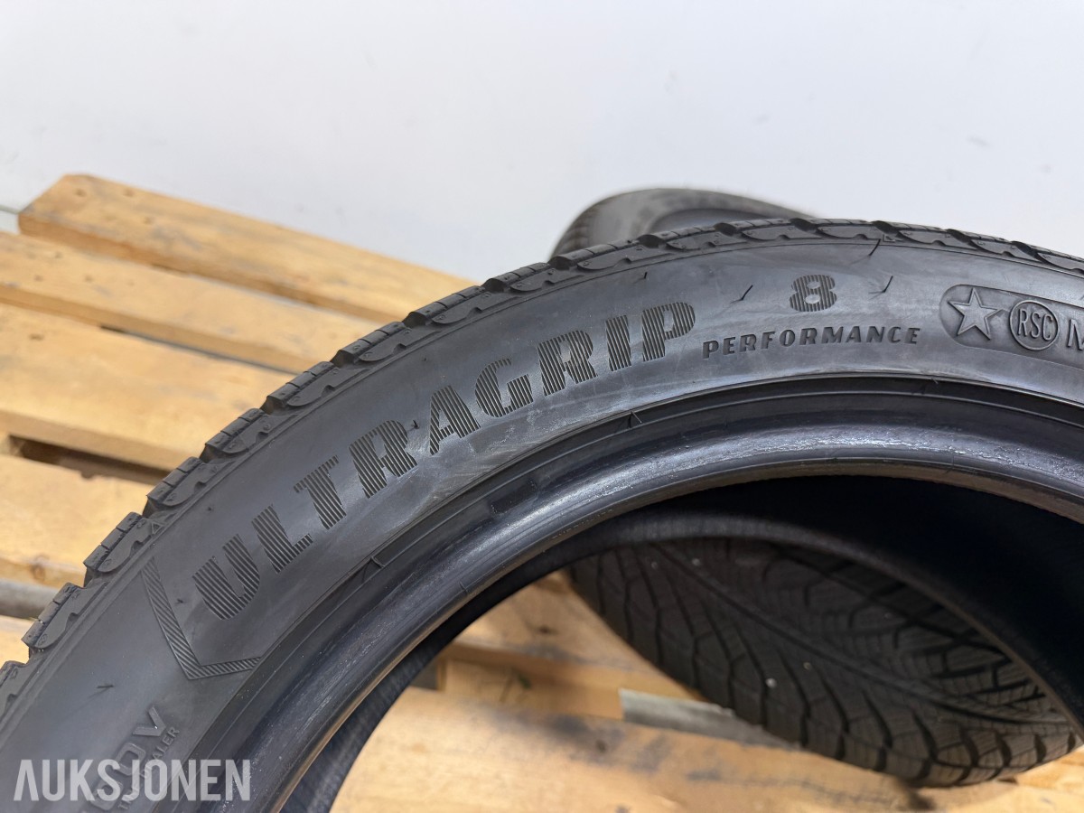 4 stk Goodyear UltraGrip 8 Performance 245/45R18 Vinterdekk