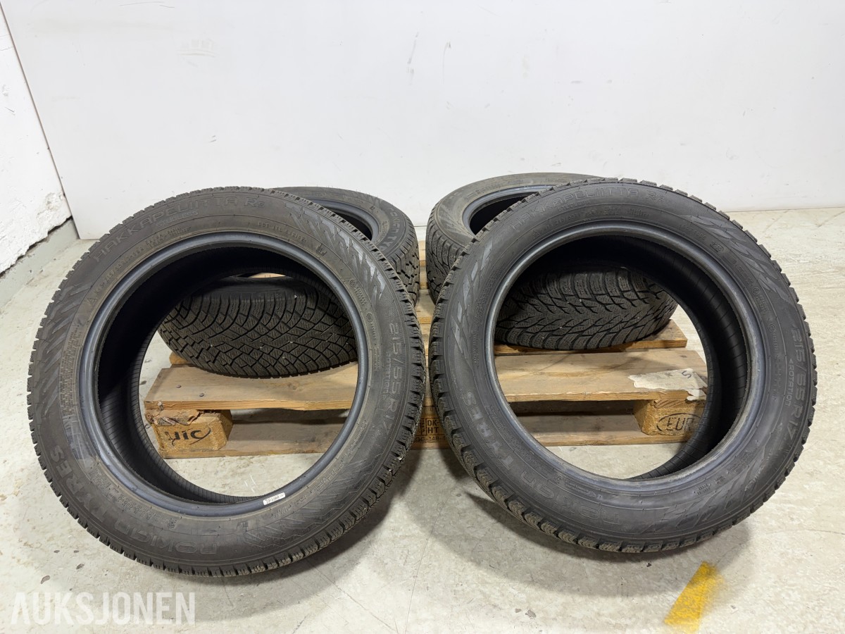 4 stk Nokian Hakkapeliitta R5 SUV 215/55R17 Vinterdekk