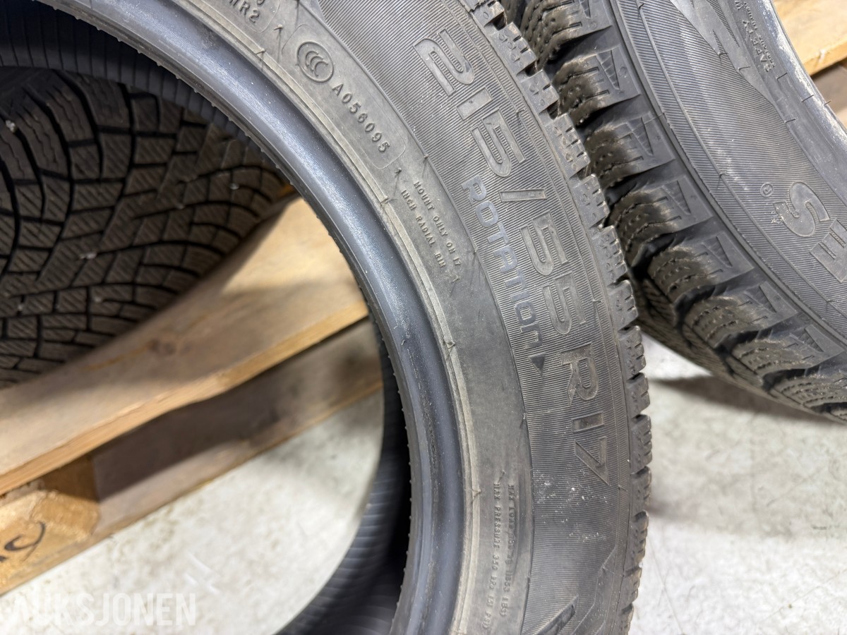 4 stk Nokian Hakkapeliitta R5 SUV 215/55R17 Vinterdekk