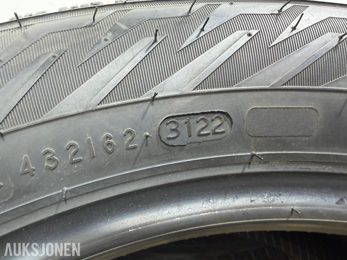 4 stk Nokian Hakkapeliitta R5 SUV 215/55R17 Vinterdekk