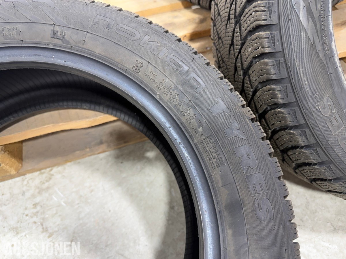 4 stk Nokian Hakkapeliitta R5 SUV 215/55R17 Vinterdekk