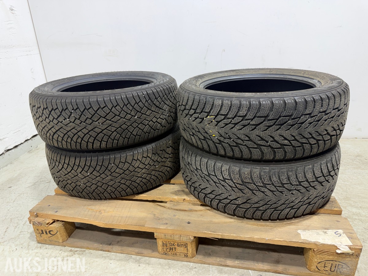 4 stk Nokian Hakkapeliitta R5 SUV 215/55R17 Vinterdekk