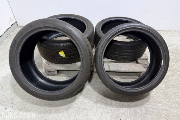 2 stk Michelin Pilot Sport 4S og 2 stk Goodyear Eagle F1 dekk 20