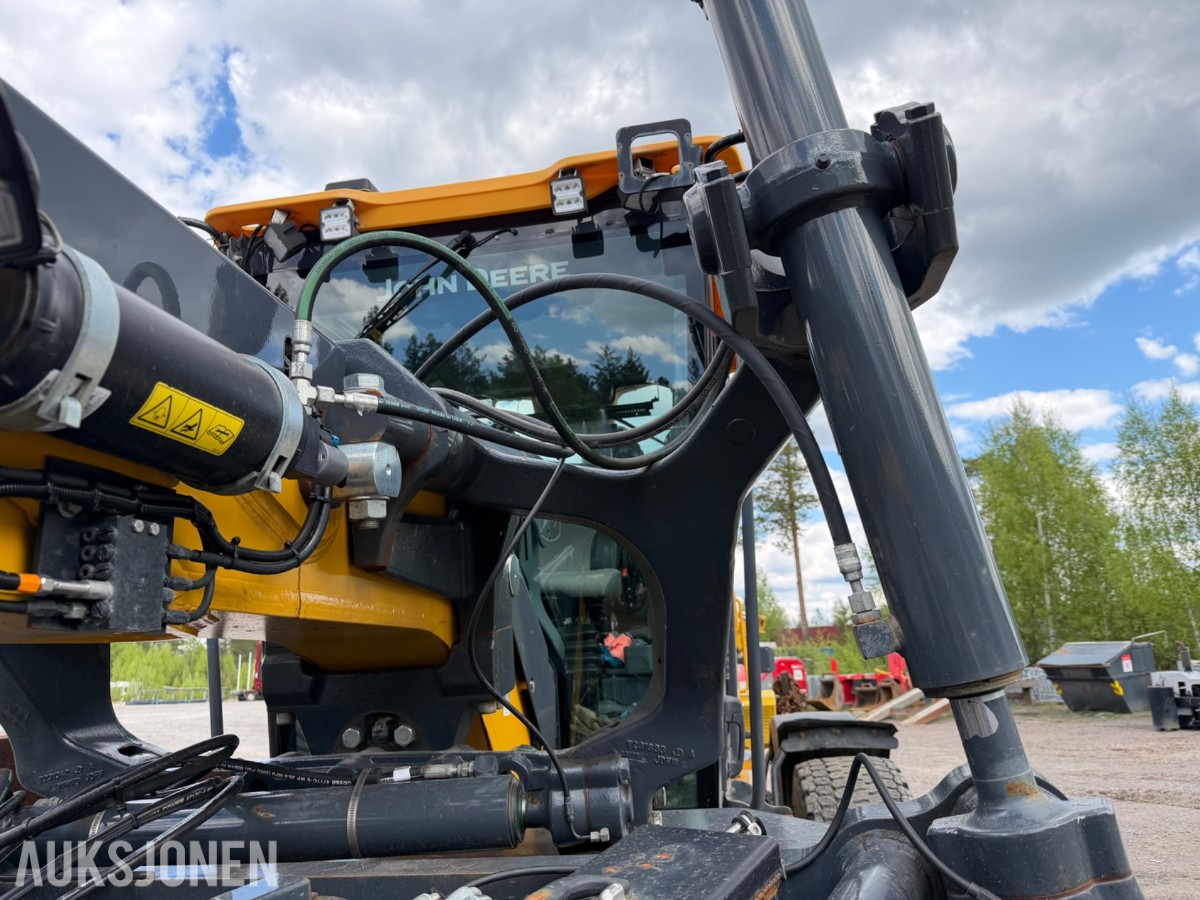 2020 John Deere 622G