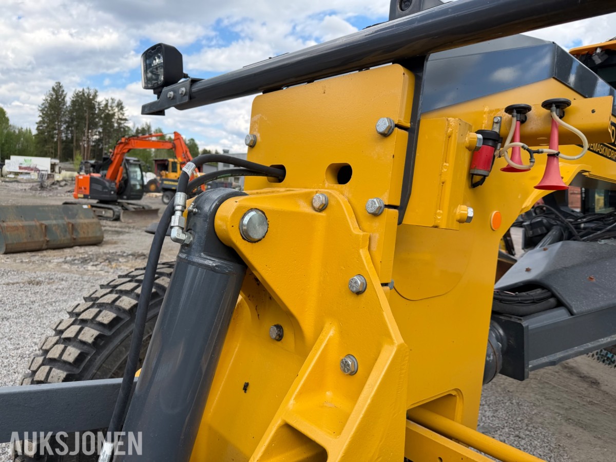 2020 John Deere 622G