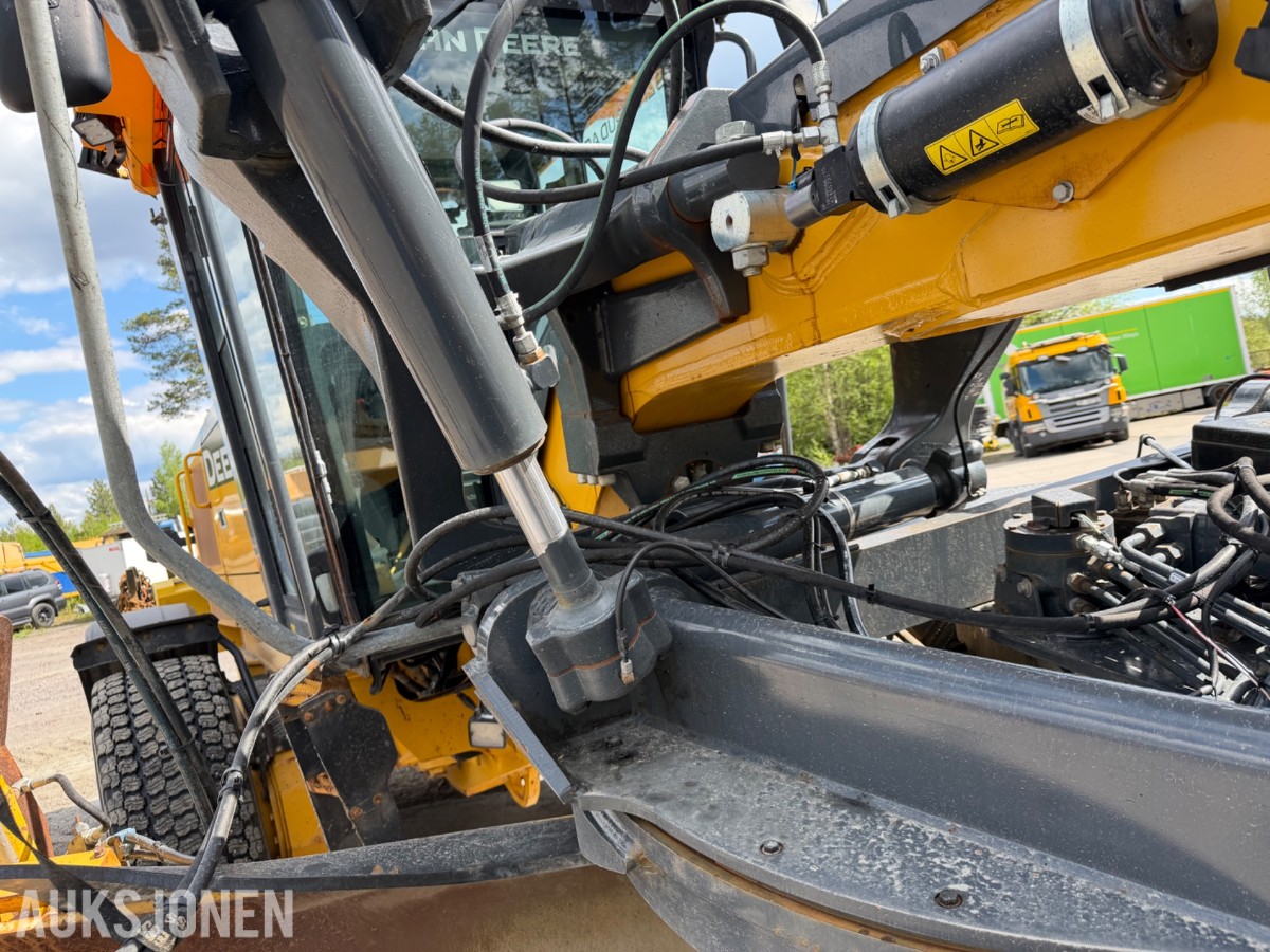 2020 John Deere 622G