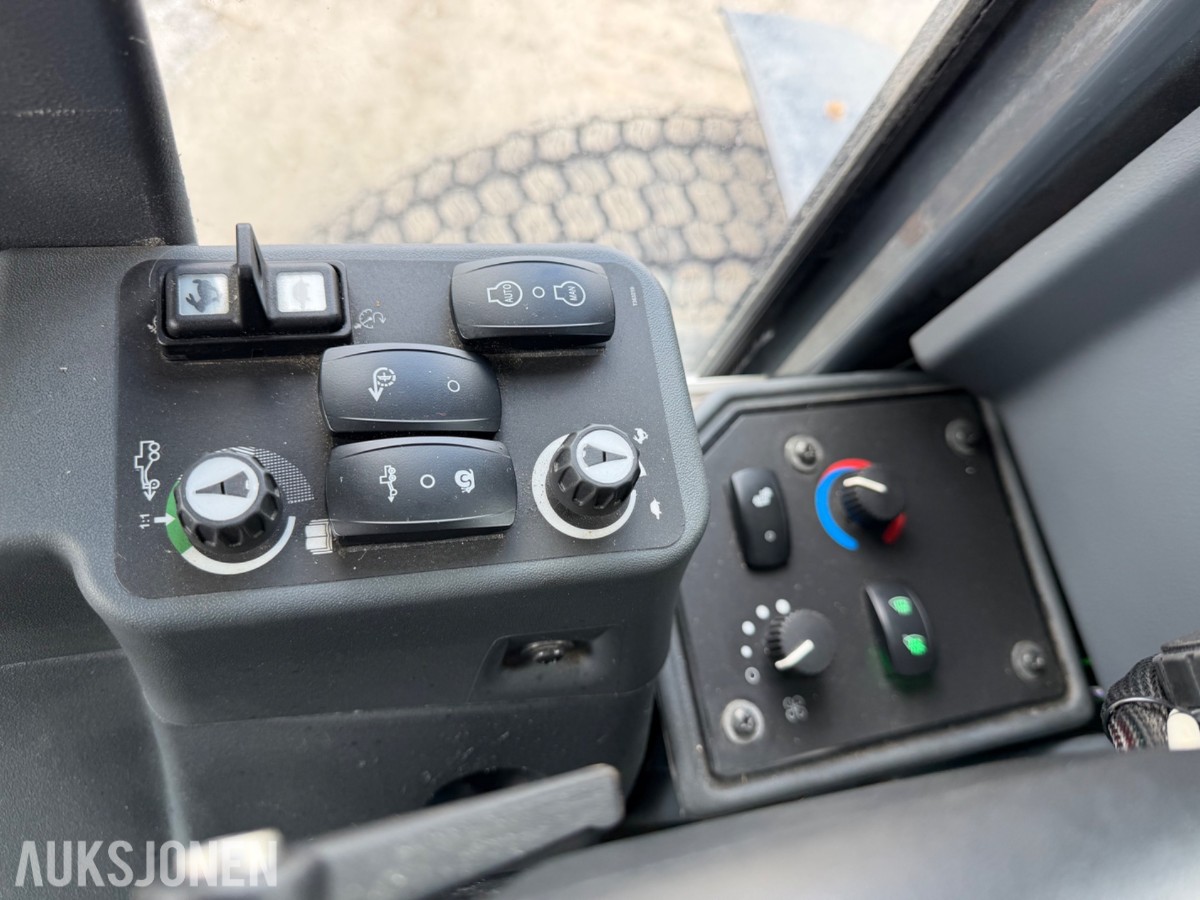 2020 John Deere 622G