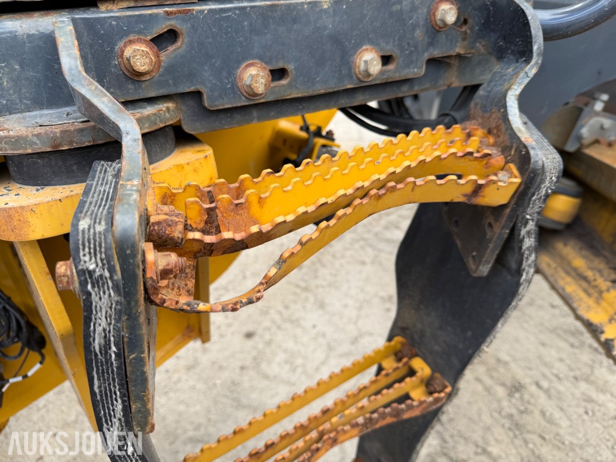 2020 John Deere 622G