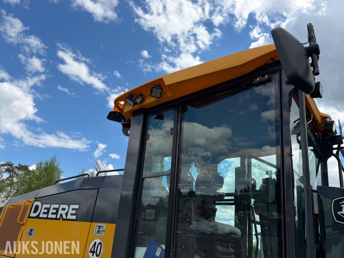 2020 John Deere 622G
