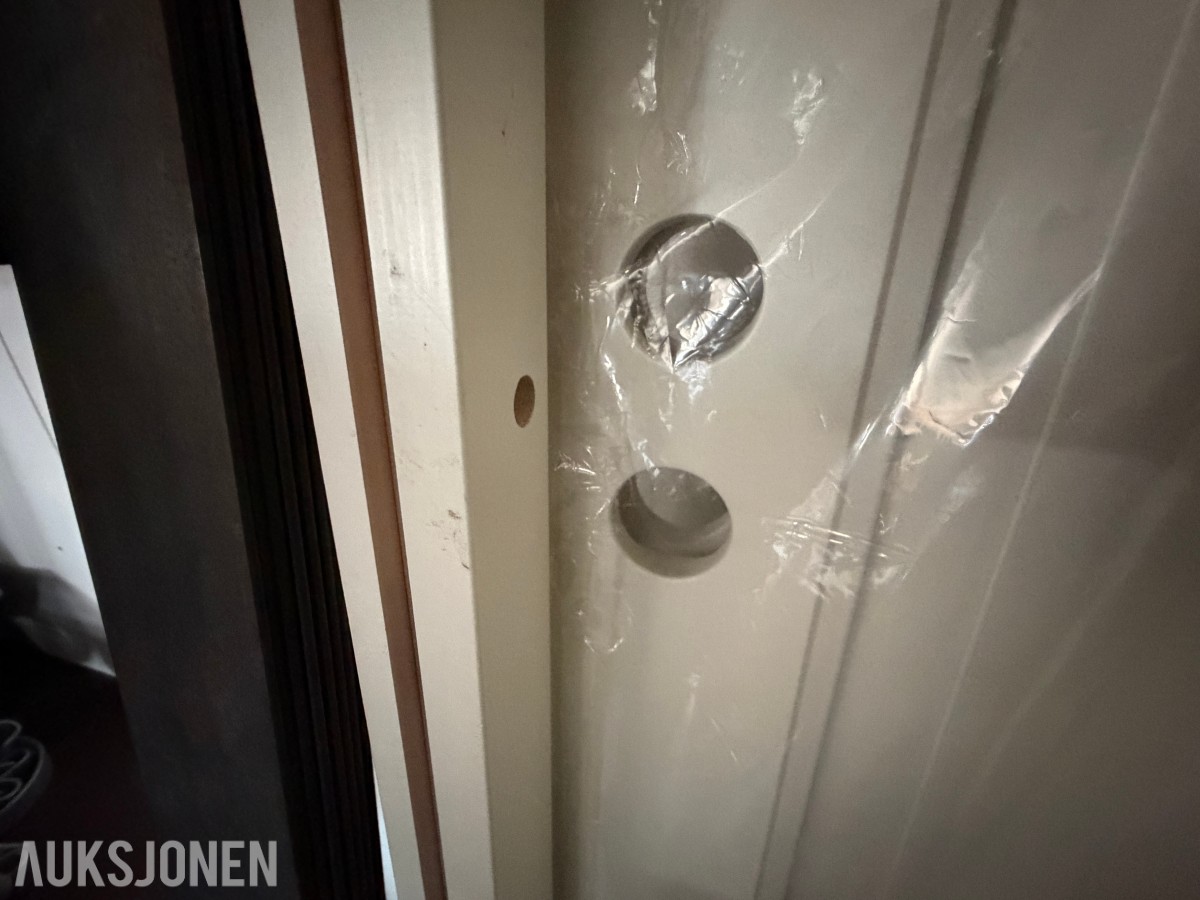 Kloppen Ola 4 innerdør m/karm / Herskapelig / 90x230 / Hvit