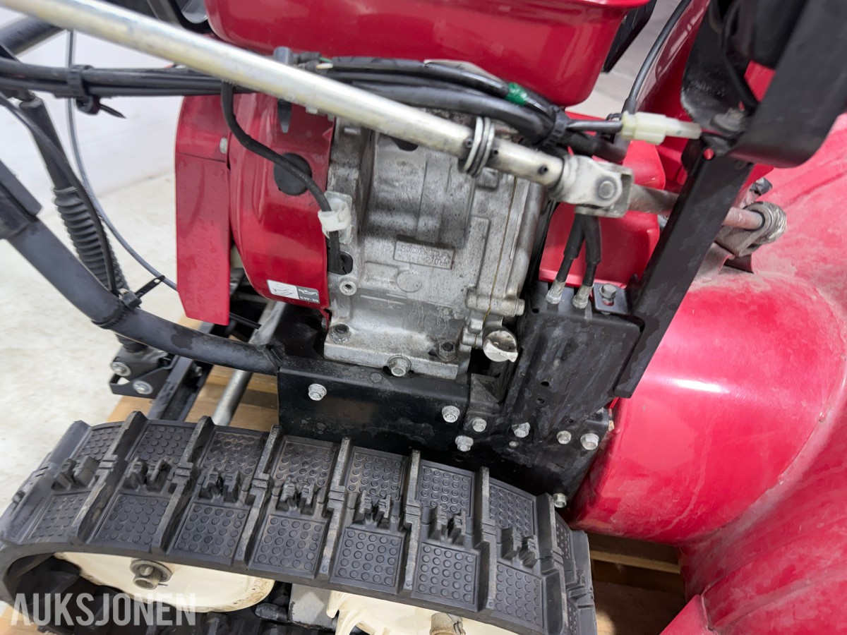 2011 Honda HSS970 Hydrostatisk Beltegående Snøfreser med Snøskuffe