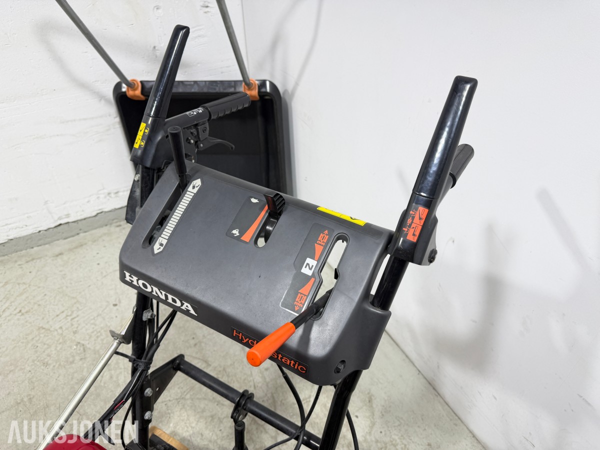 2011 Honda HSS970 Hydrostatisk Beltegående Snøfreser med Snøskuffe