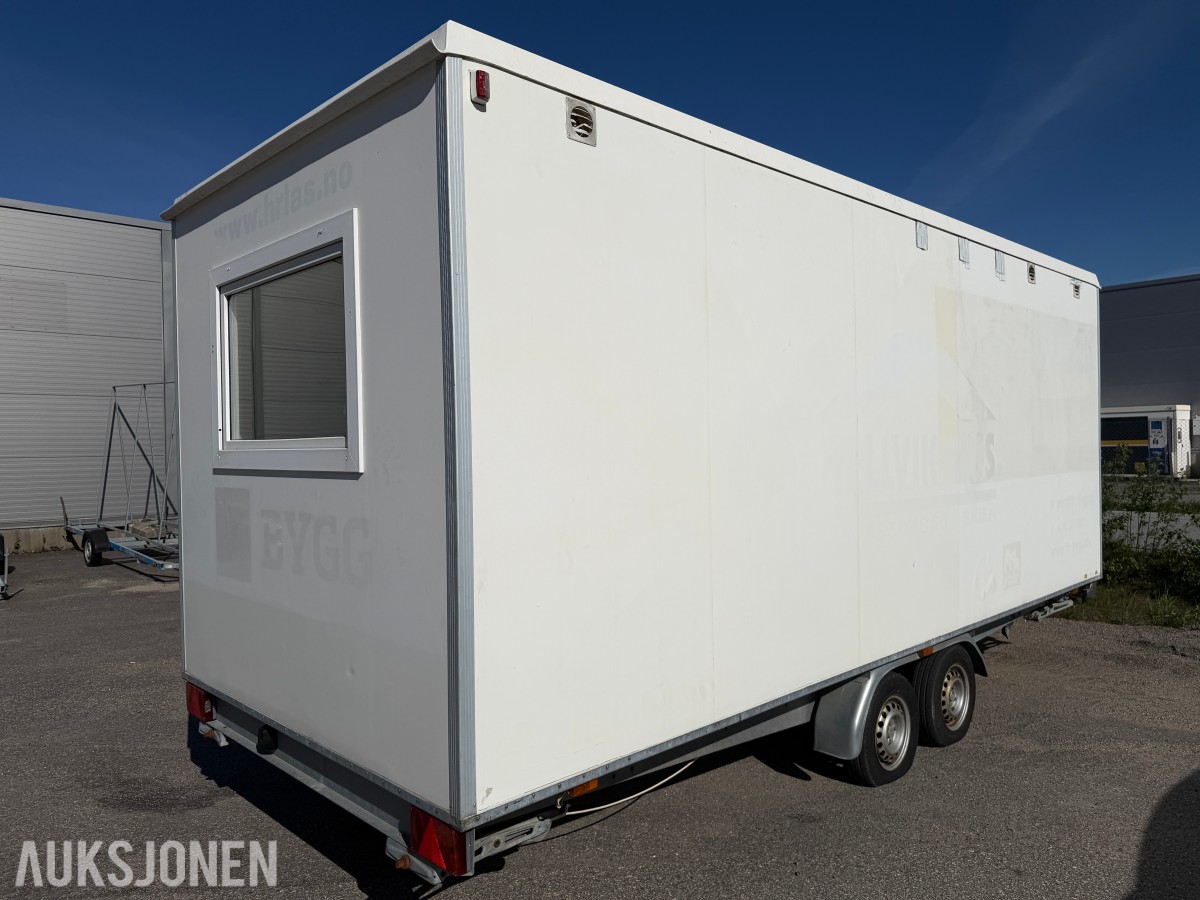 SCANVOGN MANNSKAPSVOGN/BRAKKE – SANITÆR - 1800 KG