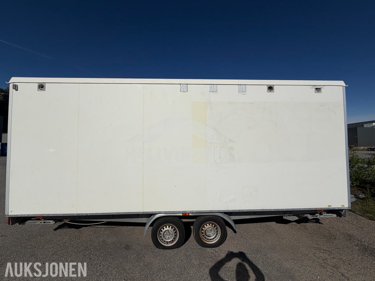 SCANVOGN MANNSKAPSVOGN/BRAKKE – SANITÆR - 1800 KG