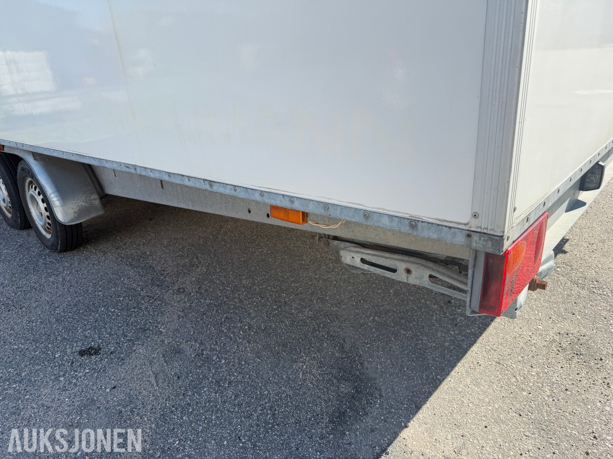 SCANVOGN MANNSKAPSVOGN/BRAKKE – SANITÆR - 1800 KG