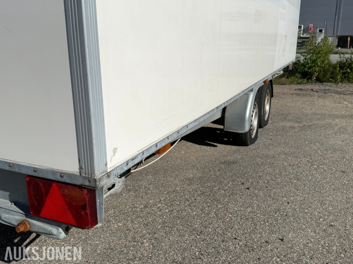 SCANVOGN MANNSKAPSVOGN/BRAKKE – SANITÆR - 1800 KG