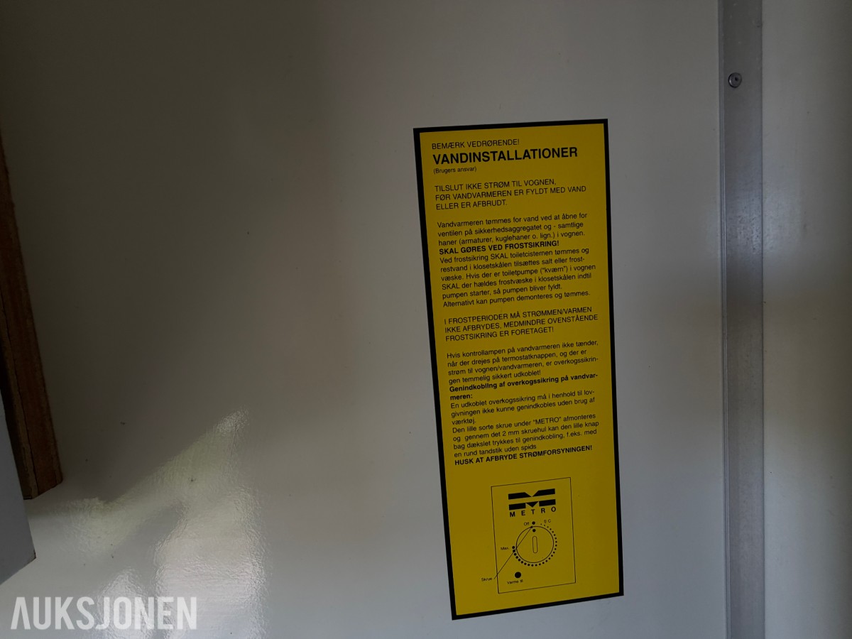 SCANVOGN MANNSKAPSVOGN/BRAKKE – SANITÆR - 1800 KG