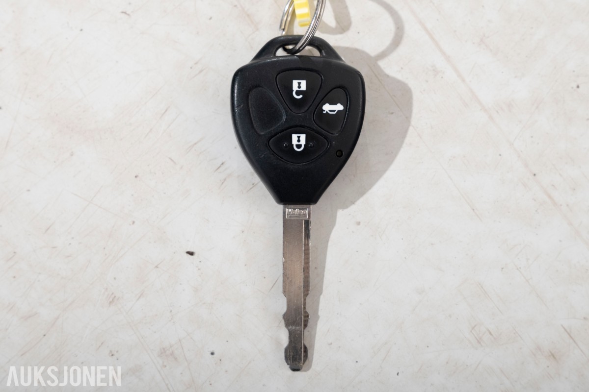 2009 Toyota AVENSIS 1.6-132 - Hengerfeste - Aircondition - 210.378 km