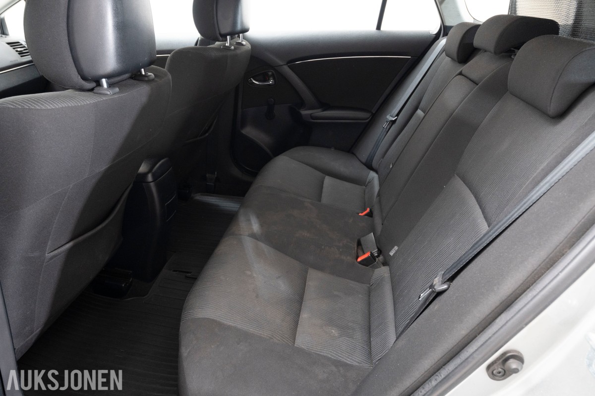 2009 Toyota AVENSIS 1.6-132 - Hengerfeste - Aircondition - 210.378 km