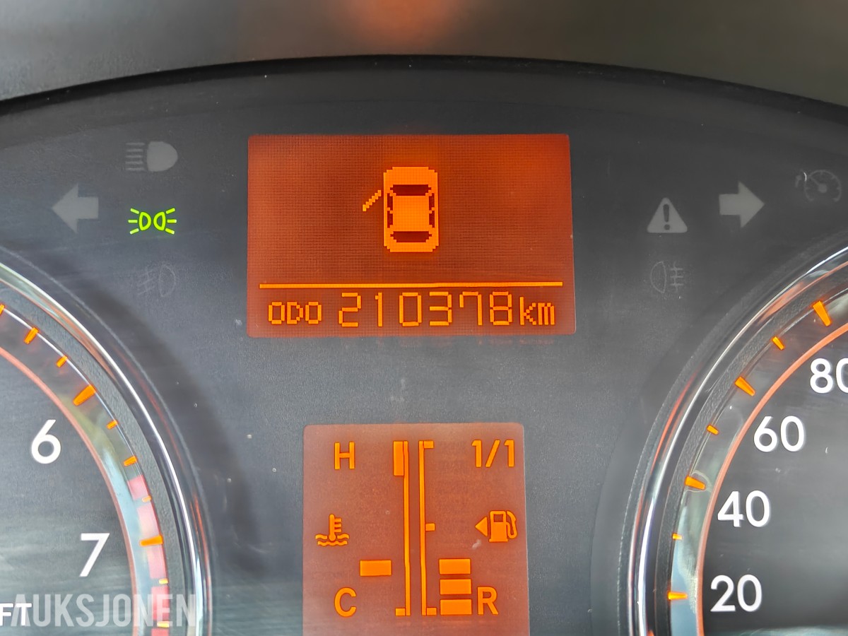 2009 Toyota AVENSIS 1.6-132 - Hengerfeste - Aircondition - 210.378 km