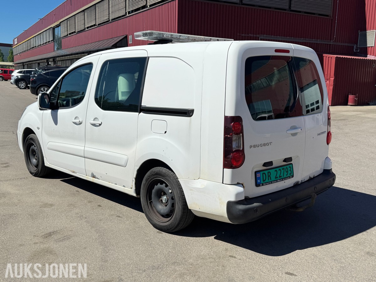 2017 Peugeot PARTNER HENGERFESTE CRUISE P.SENSORER S+V HJUL