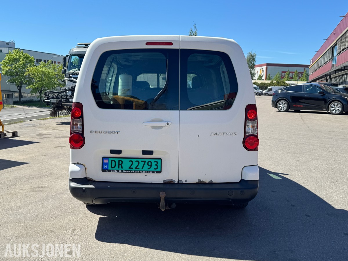 2017 Peugeot PARTNER HENGERFESTE CRUISE P.SENSORER S+V HJUL