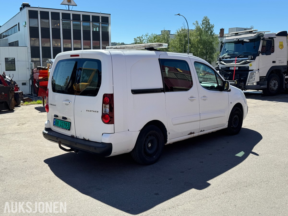 2017 Peugeot PARTNER HENGERFESTE CRUISE P.SENSORER S+V HJUL
