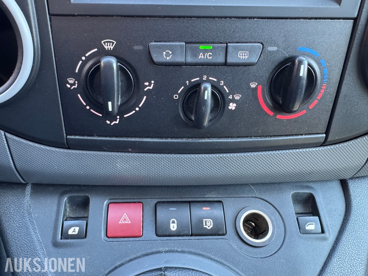 2017 Peugeot PARTNER HENGERFESTE CRUISE P.SENSORER S+V HJUL