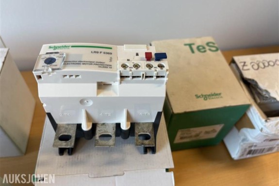 3stk Schneider Electric / TeSys LR9F5369 motorvernrelé 90–150A,  ubrukt