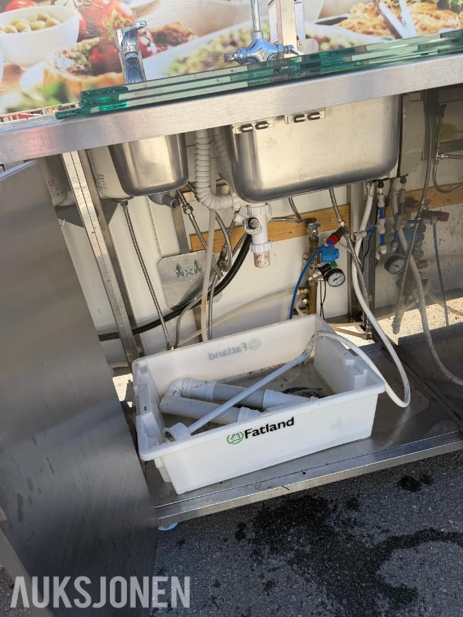 Stor profesjonell serveringsdisk / bar / kiosk løsning i rustfritt stål