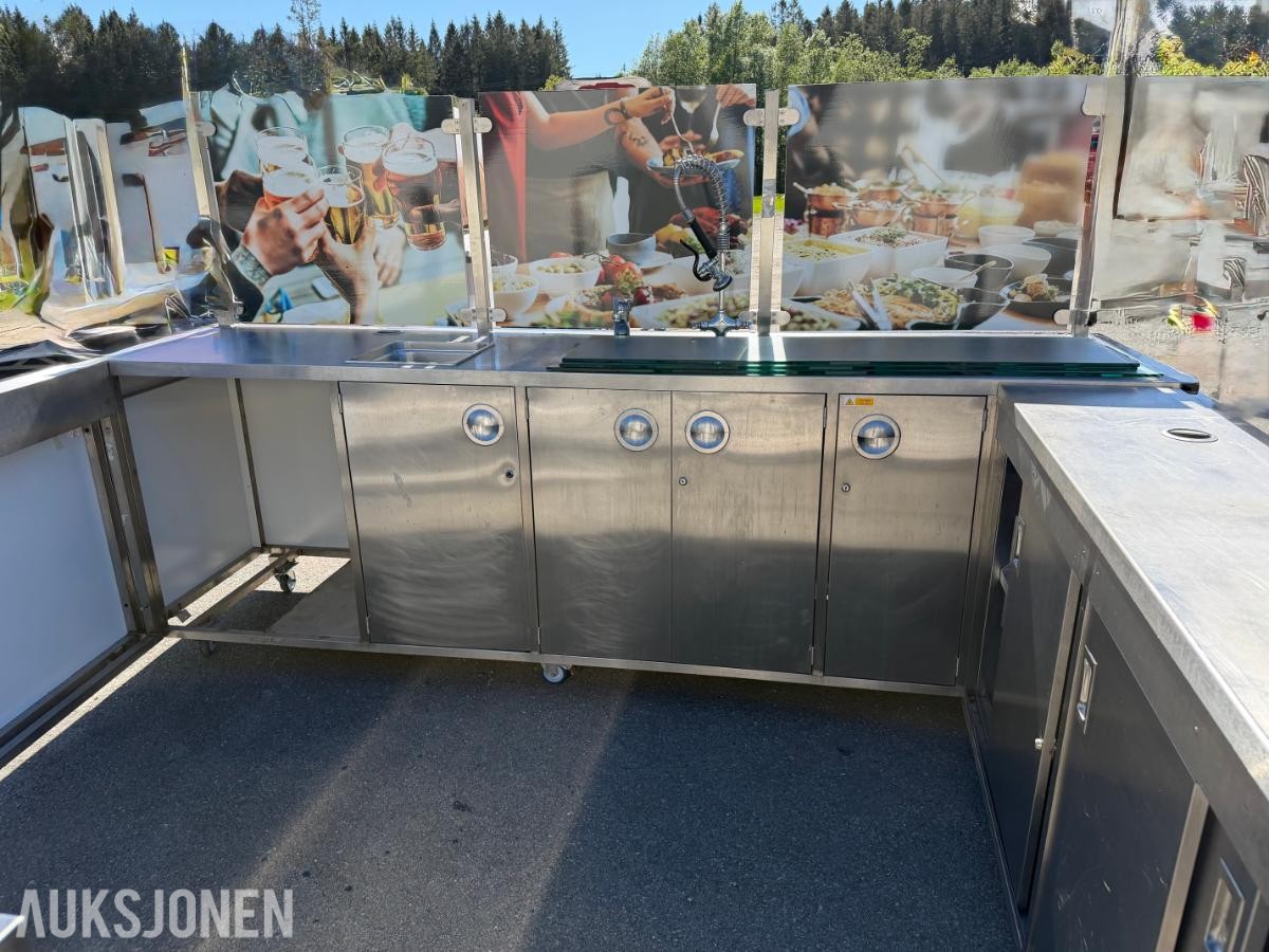 Stor profesjonell serveringsdisk / bar / kiosk løsning i rustfritt stål