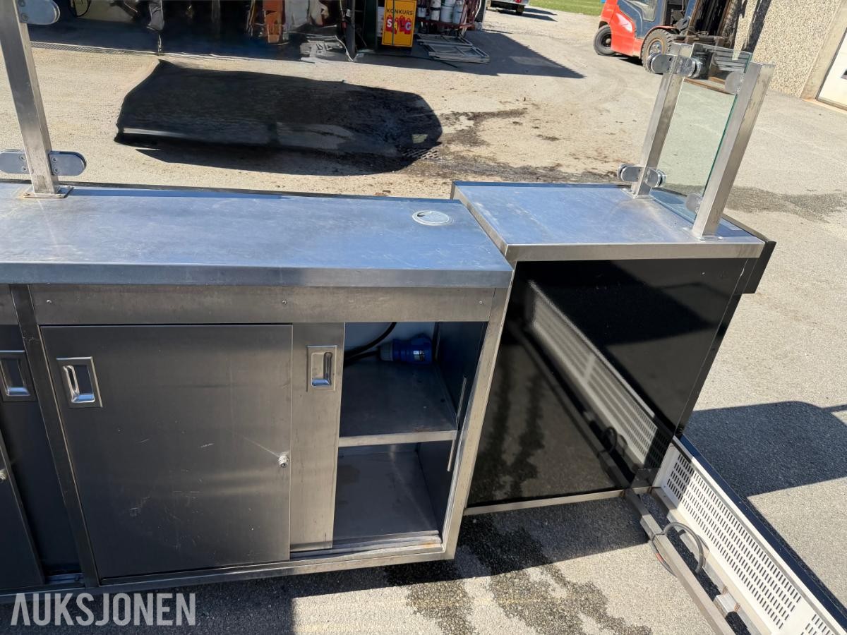 Stor profesjonell serveringsdisk / bar / kiosk løsning i rustfritt stål