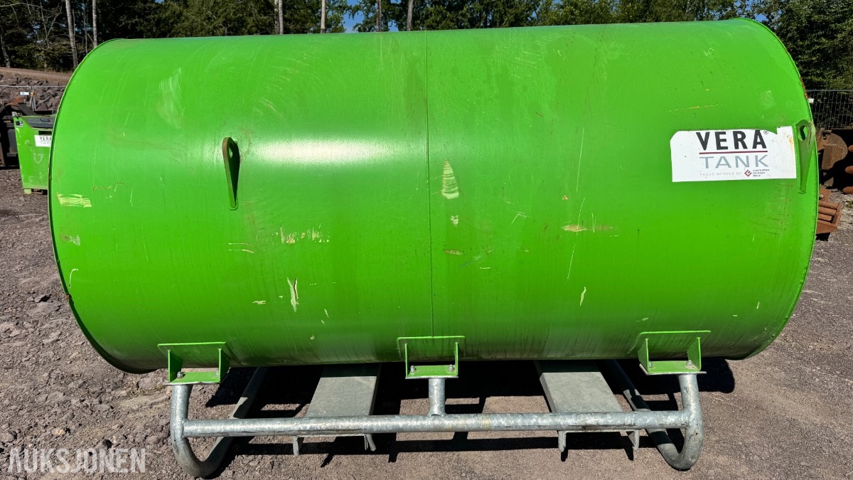 2022 FUEL PROOF 2500L. Med ca 1600L diesel